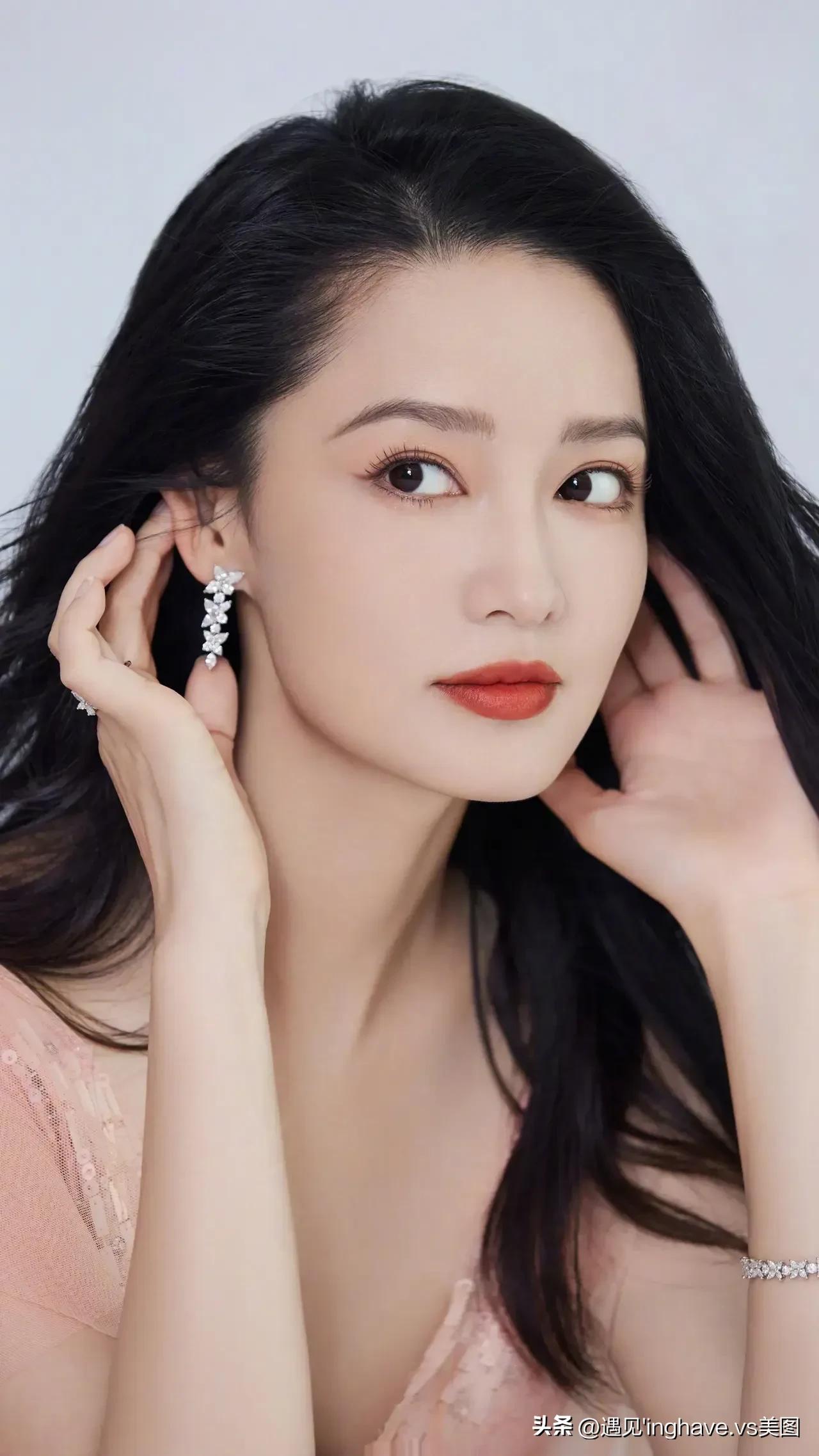 李沁宋轶美女气质好