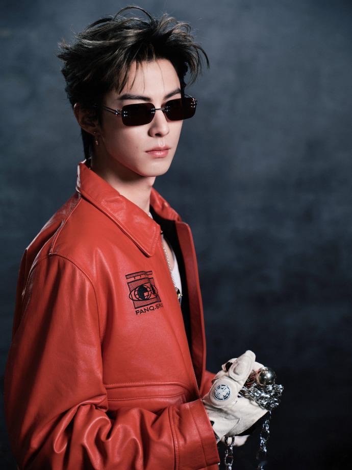 1.王鹤棣爱吃烤鸡屁股，他管这个叫“鸡翘翘”。2.周星驰新电影首映票房不错，虽然