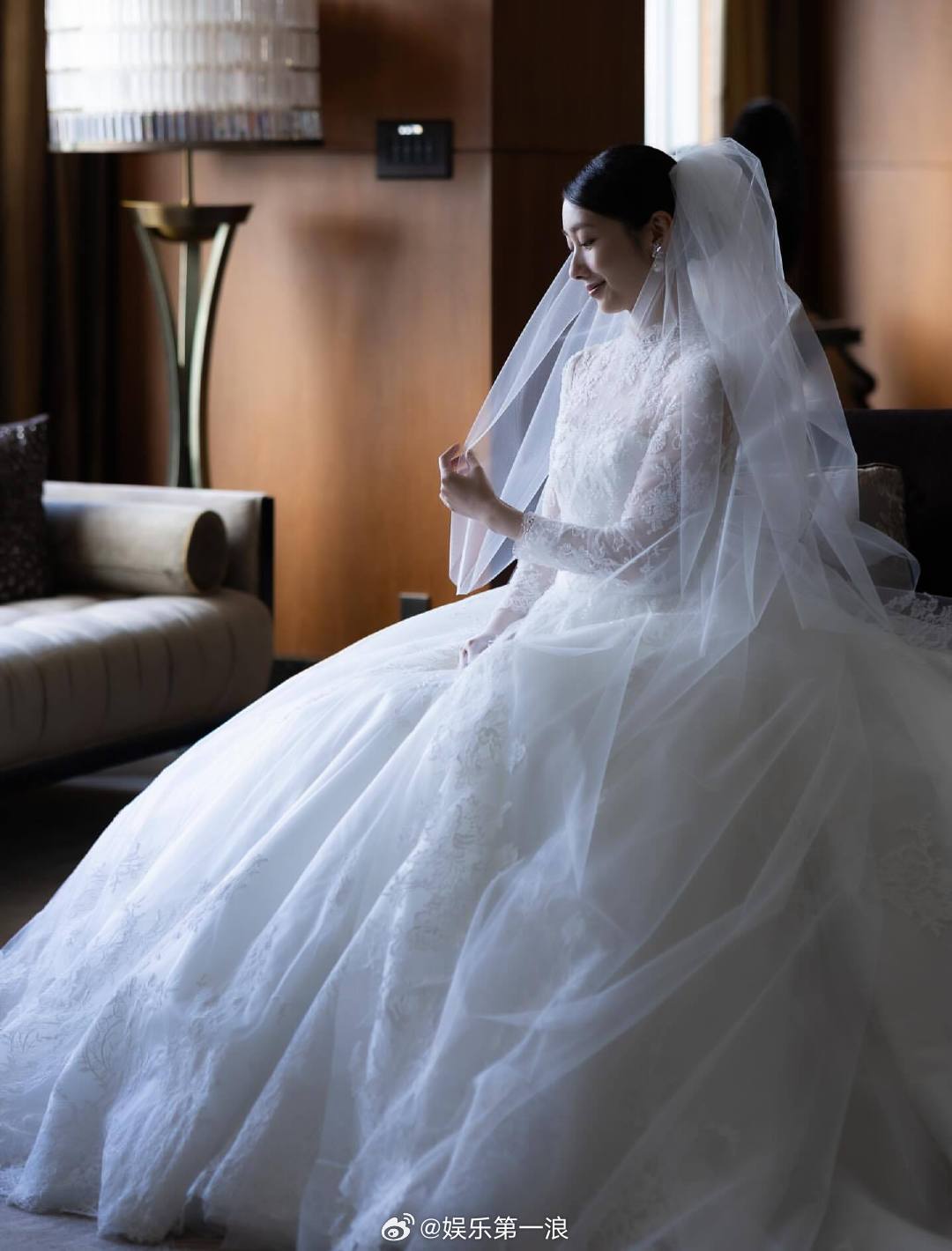 波瑠高杉真宙结婚我的媳夫cp成真 据日媒，演员波瑠与年下5岁男演员高杉真宙官宣结