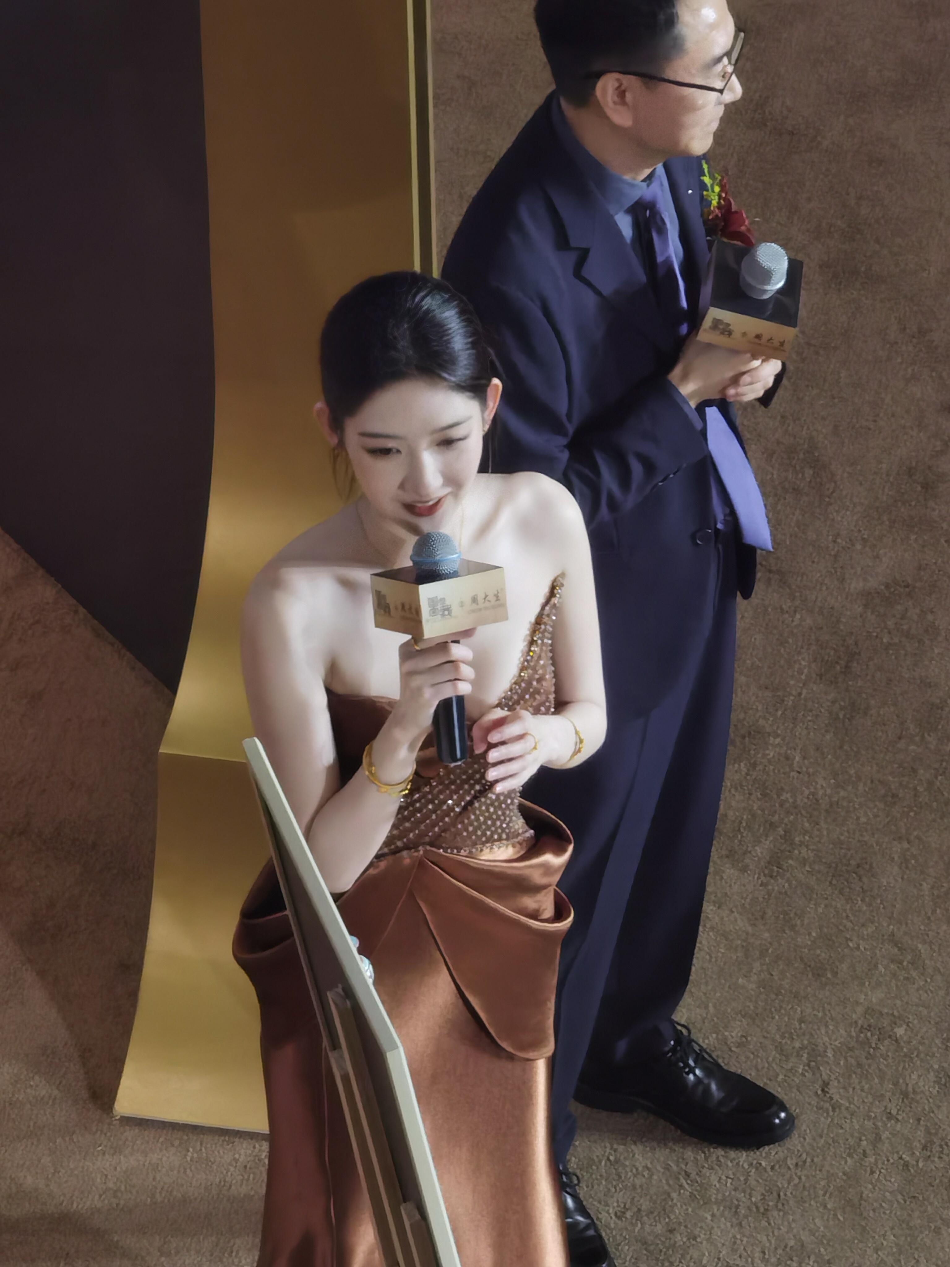 用拍热巴的角度拍王玉雯效果果然不一样 