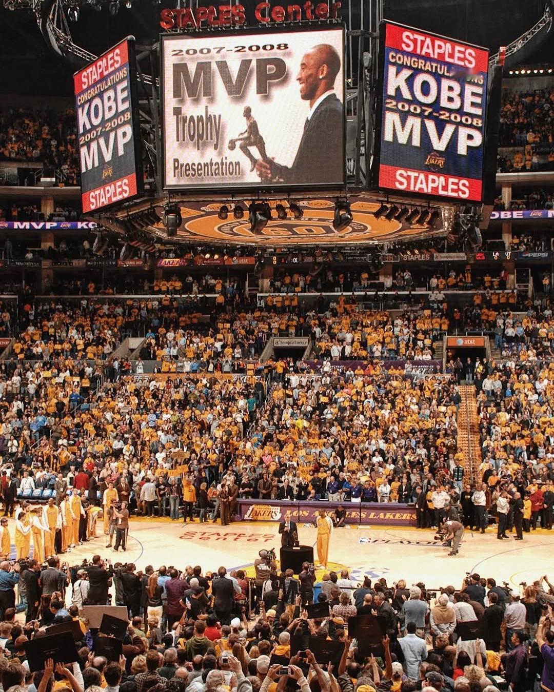 人生这条路很长，未来如星辰大海般璀璨，不必踟躇与过去的半亩方塘。 那些所谓的遗憾