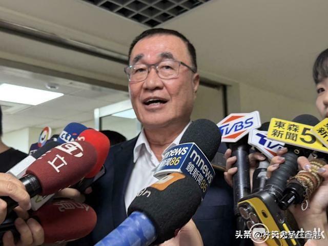 郑丽文喊「唯一最佳人选」，力挺李四川选新北！ 李四川自嘲被打很惨：大只鸡慢啼！