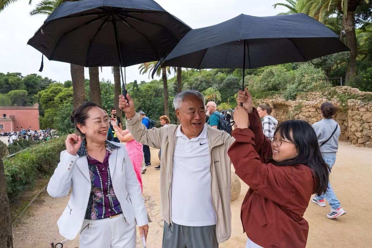 我最大的愿望是家人的平安。
一家人平平安安，健健康康，快快乐乐。