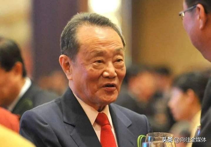 百岁“亚洲糖王”郭鹤年：瞒天过海助中国，实业报国一世纪
 
他是与李嘉诚齐名的华
