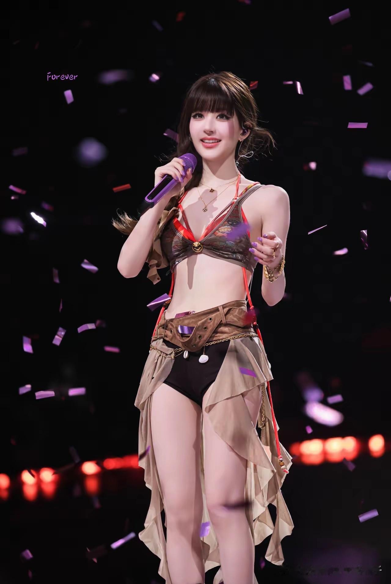 不怪那么多人想娶她，不仅长得漂亮，身材比例也很好！