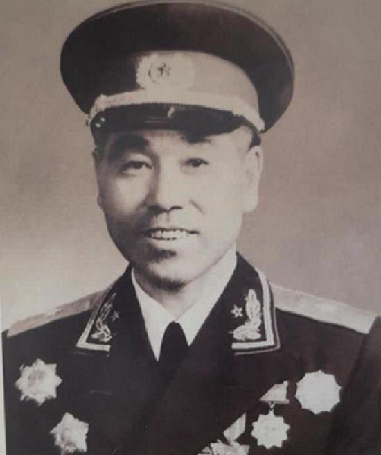 1952年开国少将遭贪污指控，毛主席亲自下令彻查，陈毅表示要先与他深入谈话，事情