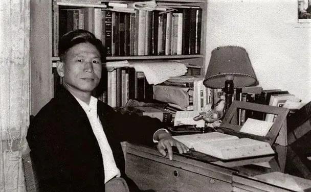掌握逻辑的力量，可以使一个人在思想上变得清晰，在感觉上变得敏锐；还可以使一个社会