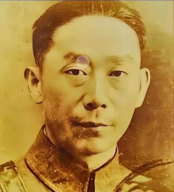 1943年10月，王耀武叫来柴意新说：“余程万那边缺人，你去常德吧。”常德城破后