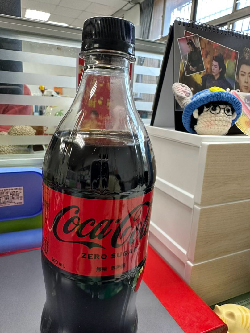 每日一餐分享每次很累的時候，就渴望來杯快樂水，出去玩時更是會常喝。因為可樂會帶來