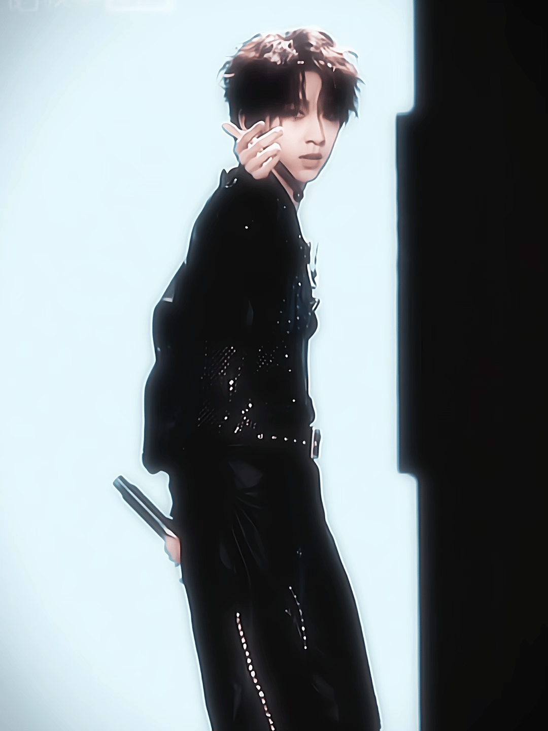 好b。。。。。。[晕][晕][晕]#时代少年团演唱会##贺峻霖谧境# ​​​