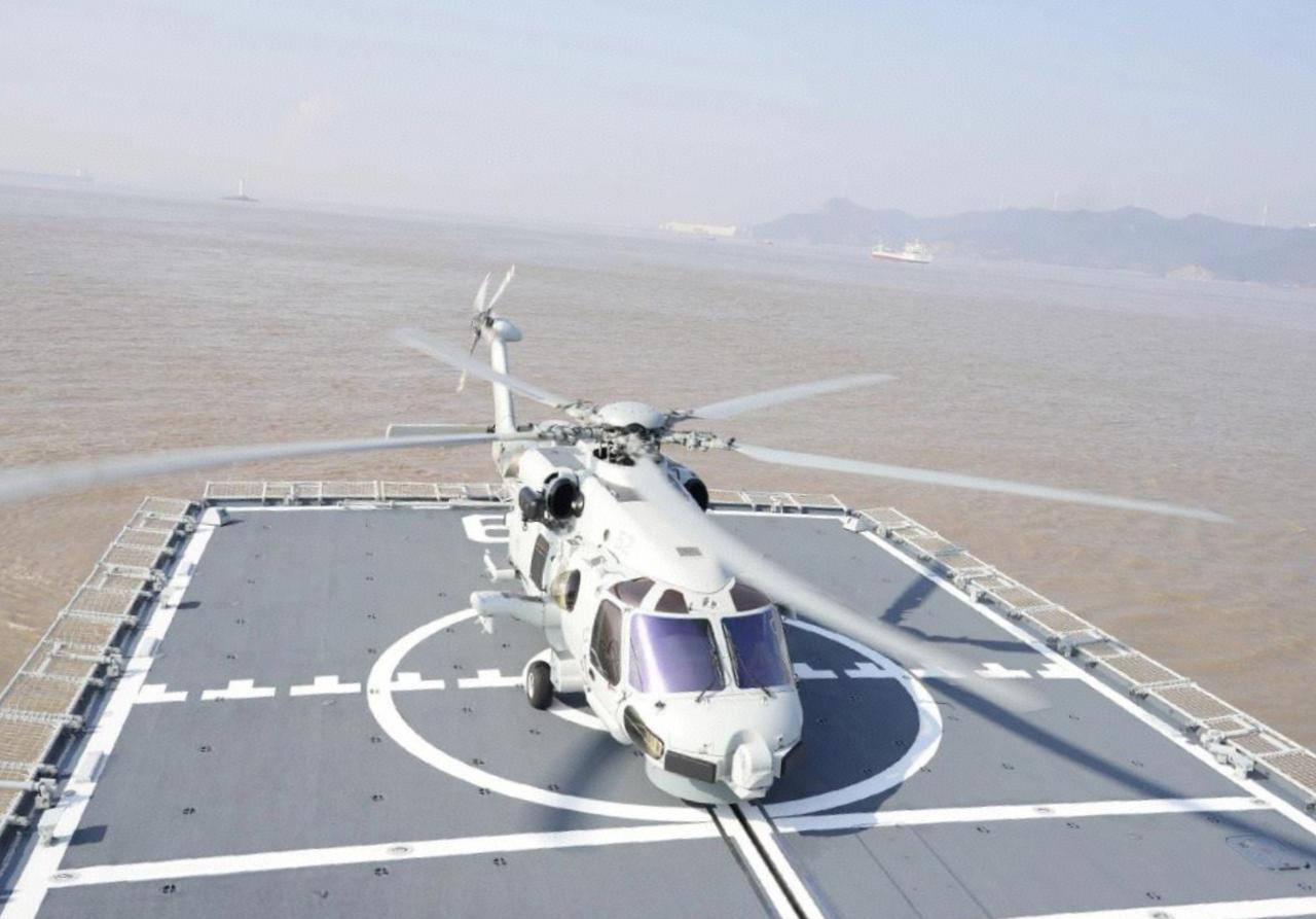 直-20F降落在054AG型519阜阳舰，而且519舰是最最新一批次的054A（