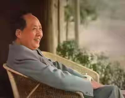 毛主席盛赞刘邦：他赢项羽得天下，靠的是这两大硬实力！
 
毛主席曾精准点评：“汉