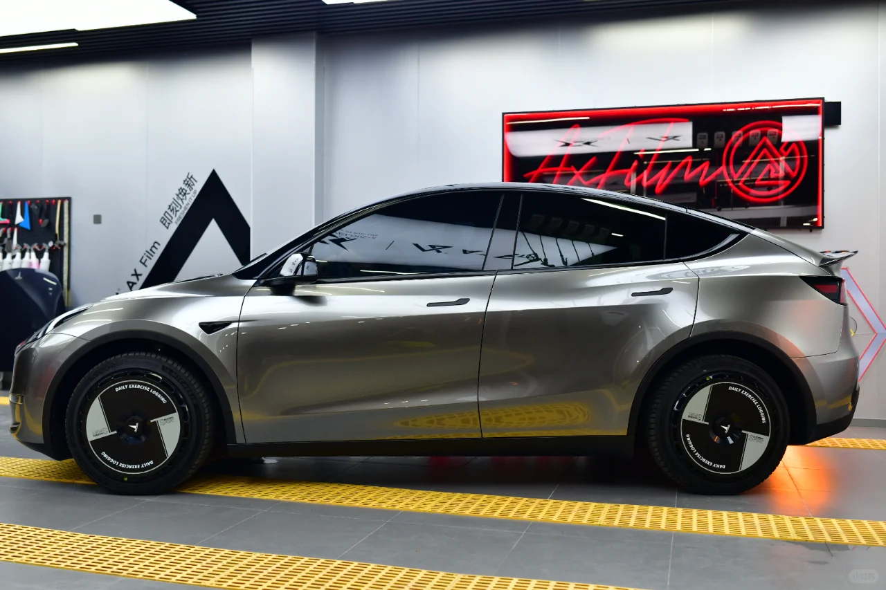 配合车身色调   独特的调性，会玩！