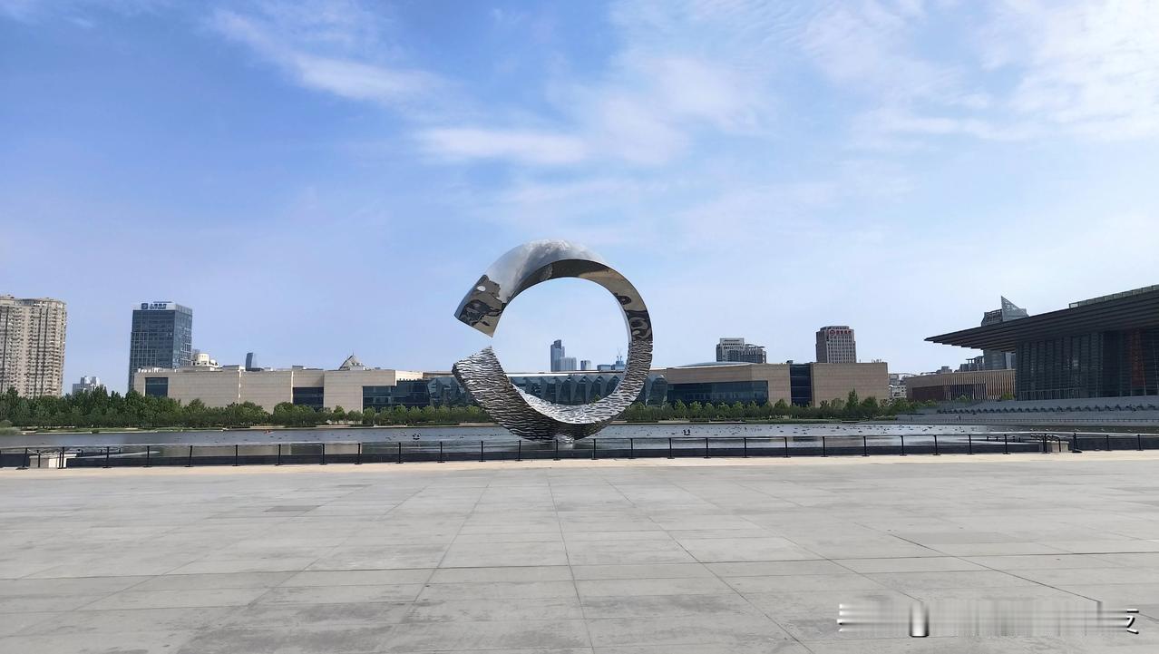 现代都市的时尚气息，打卡天津图书馆新地标！这里真不错！