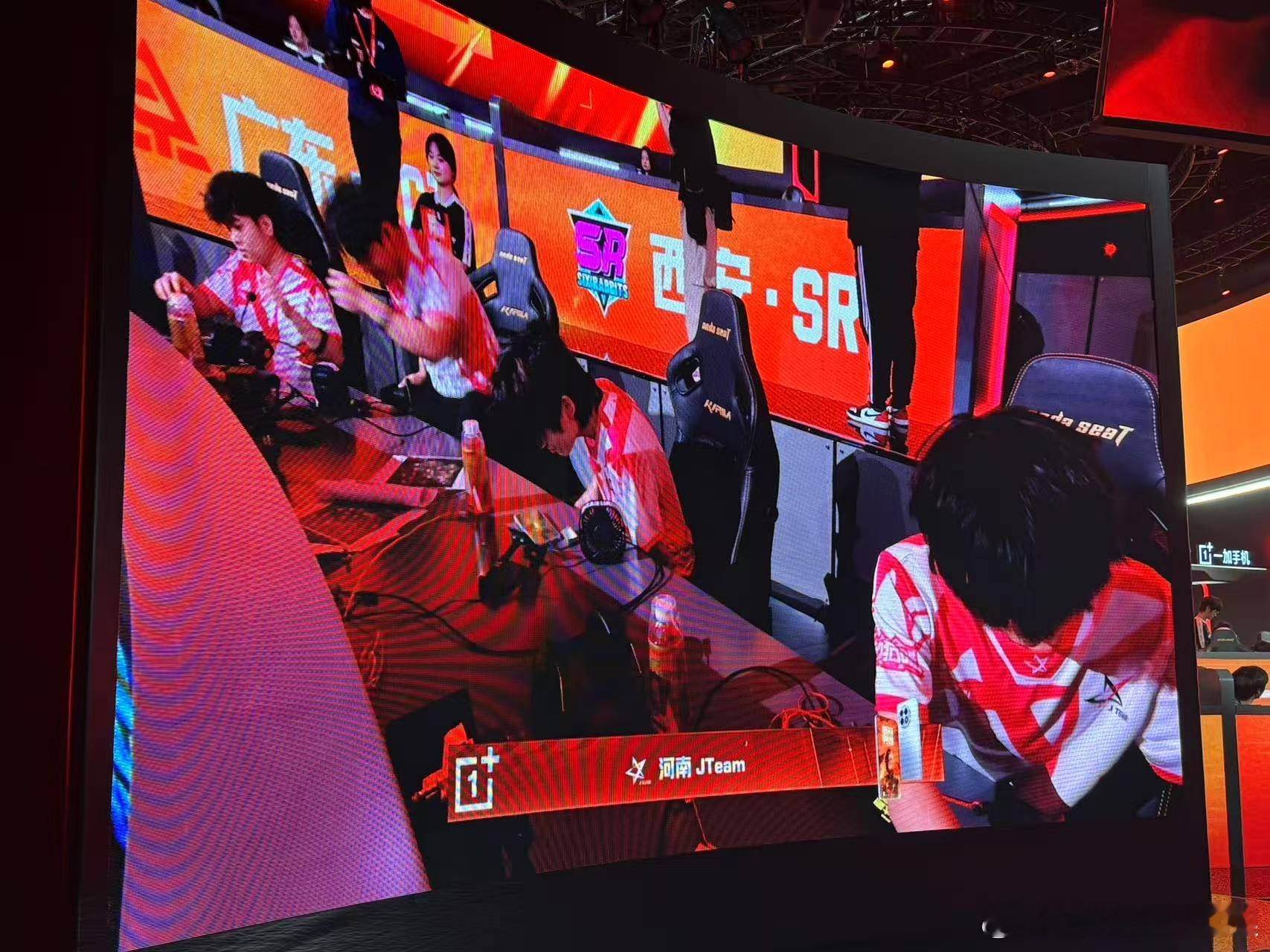 JTeam单局狂砍21分、11杀吃鸡！就这个状态继续！gogogo！[爱你]JT