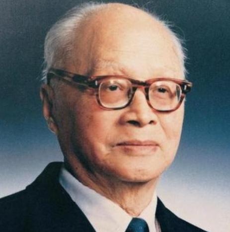 1960年，苏联违约，召回了在华科学家，临走时，一苏联专家悄悄告诫核研所：“你们