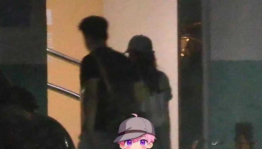 8月10日，陈思诚小女友被拍到和帅哥约会后一起回家住，这些年巨阮跟着陈思诚什么资