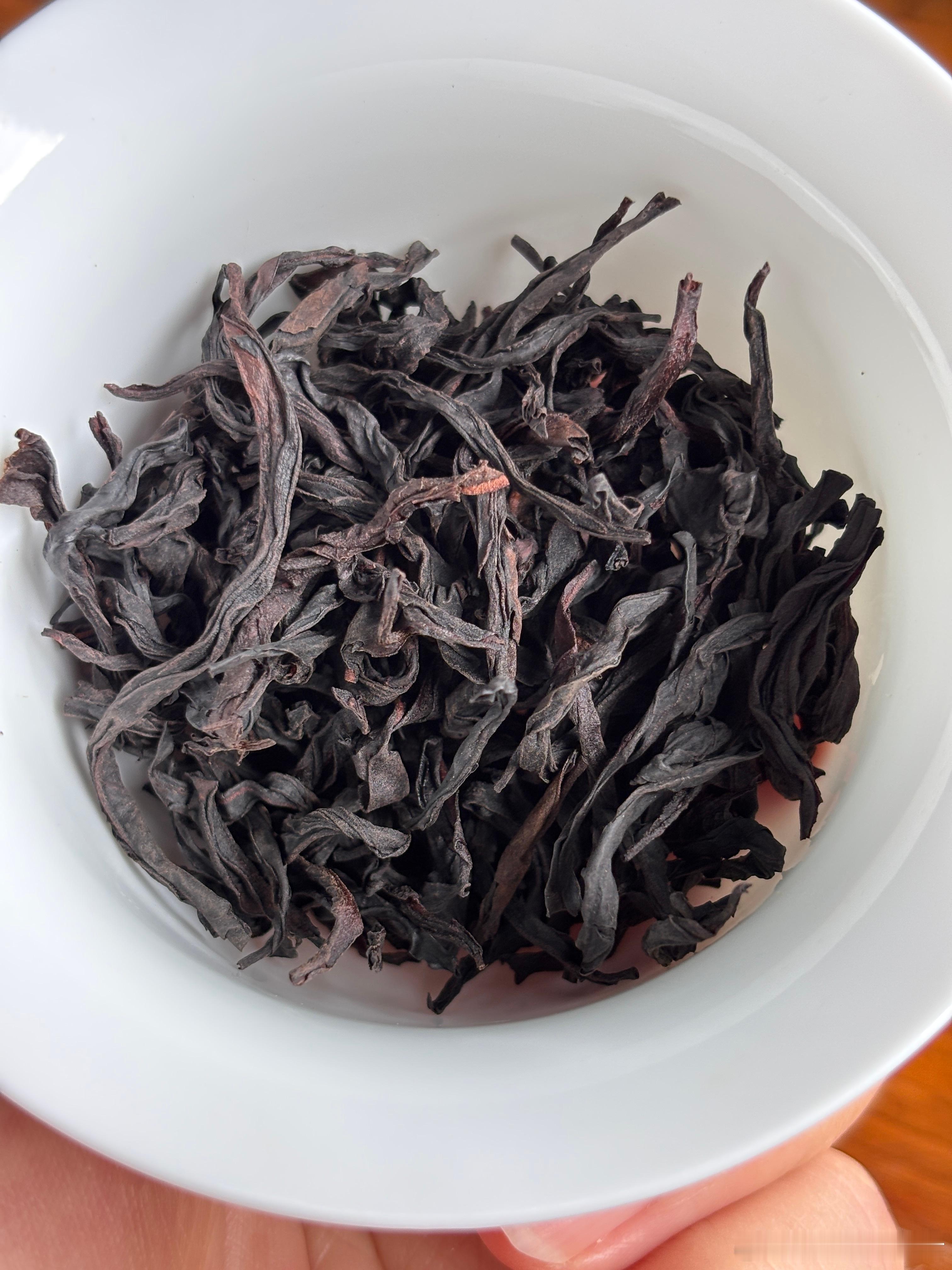 早茶，还是这盏老蜜兰啱胃口。看了一眼今天的瓜，原来这世间最不堪打磨的便是“人性”