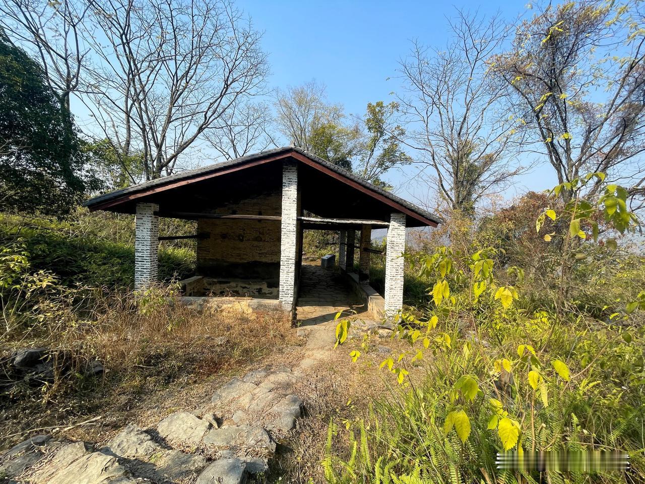 位于广东清远市阳山县的老鼠夹古道，起初为将从山里开采的矿物远到码头而铺砌的简易青