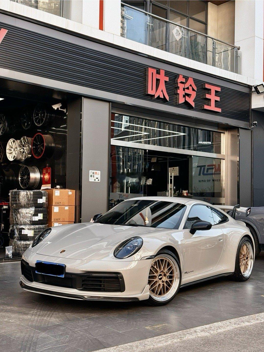 保时捷992 完工案例 新年新气象，正品BBS LM20/21寸 CG-BKBD