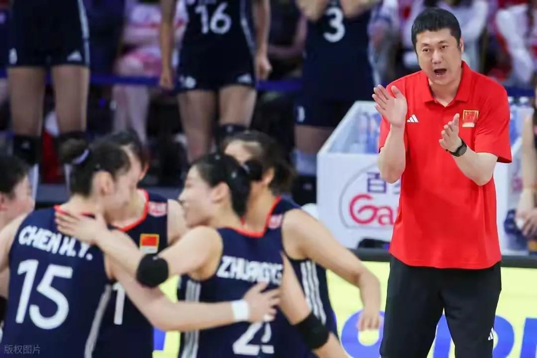 世界女排联赛总决赛，8进4决赛
中国队2一3波兰队意料之中的，队员们拼尽全力发挥