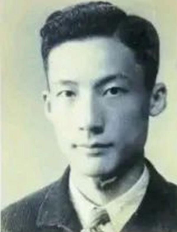 1949 年，毛人凤下令处死朱君友。朱君友坦然赴死，却发现枪决他的 2 名特务，