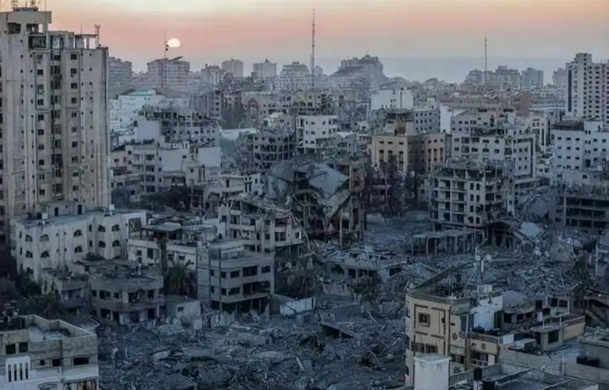 乌克兰重建成本约4100亿美元，累计经济损失达6800亿美元。如此触目惊心的损失