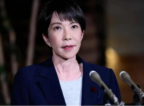 日本半死了，如果仅是中国一家制裁日本，日本可能还剩一口气。但问题是，现在掐住日本