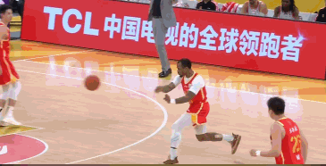 赵岩昊，醒了！
浙江广厦27日晚主场110-80轻取深圳男篮豪取5连胜的比赛，最