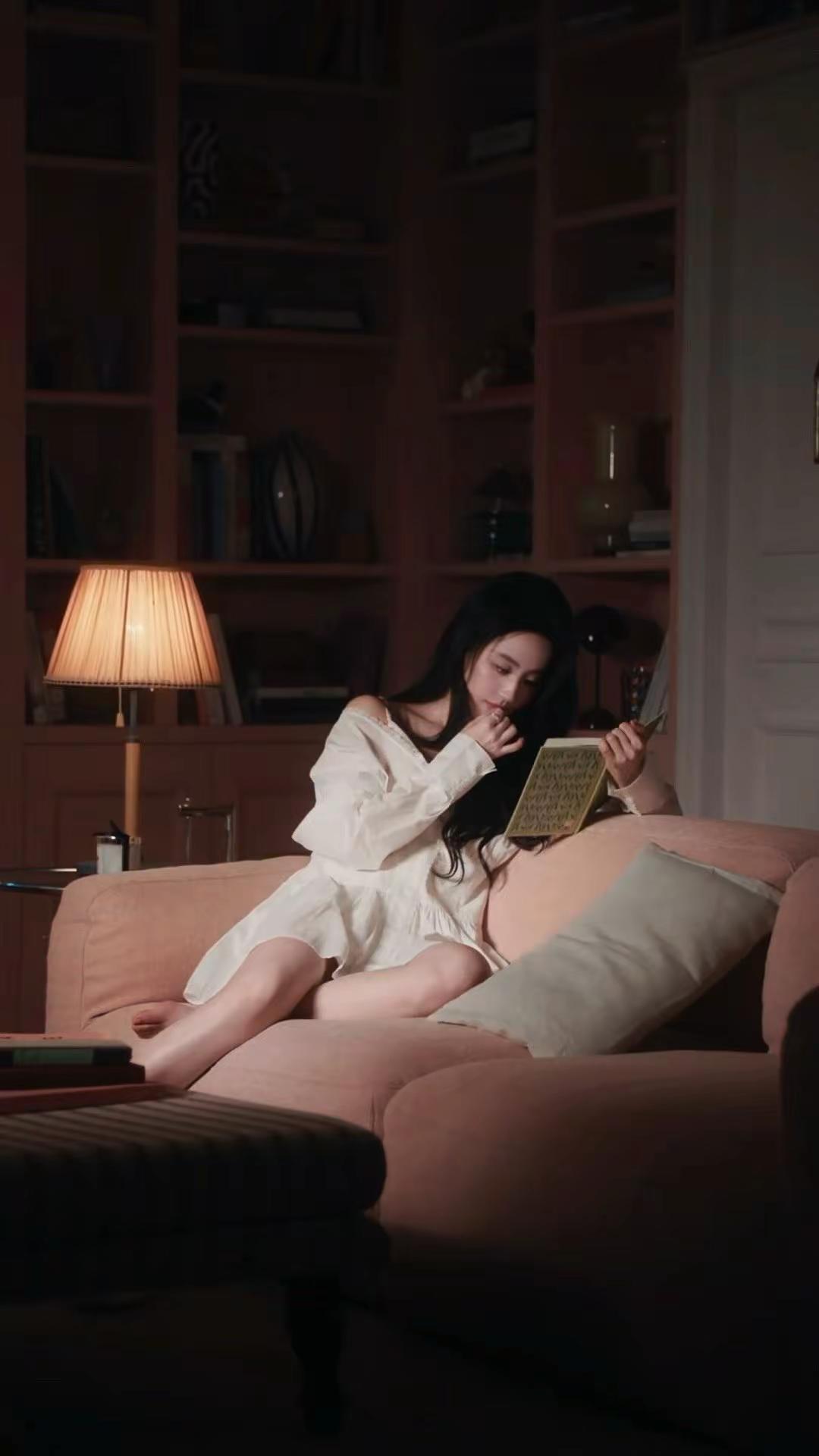 茜茜给人的感觉就是很舒服。