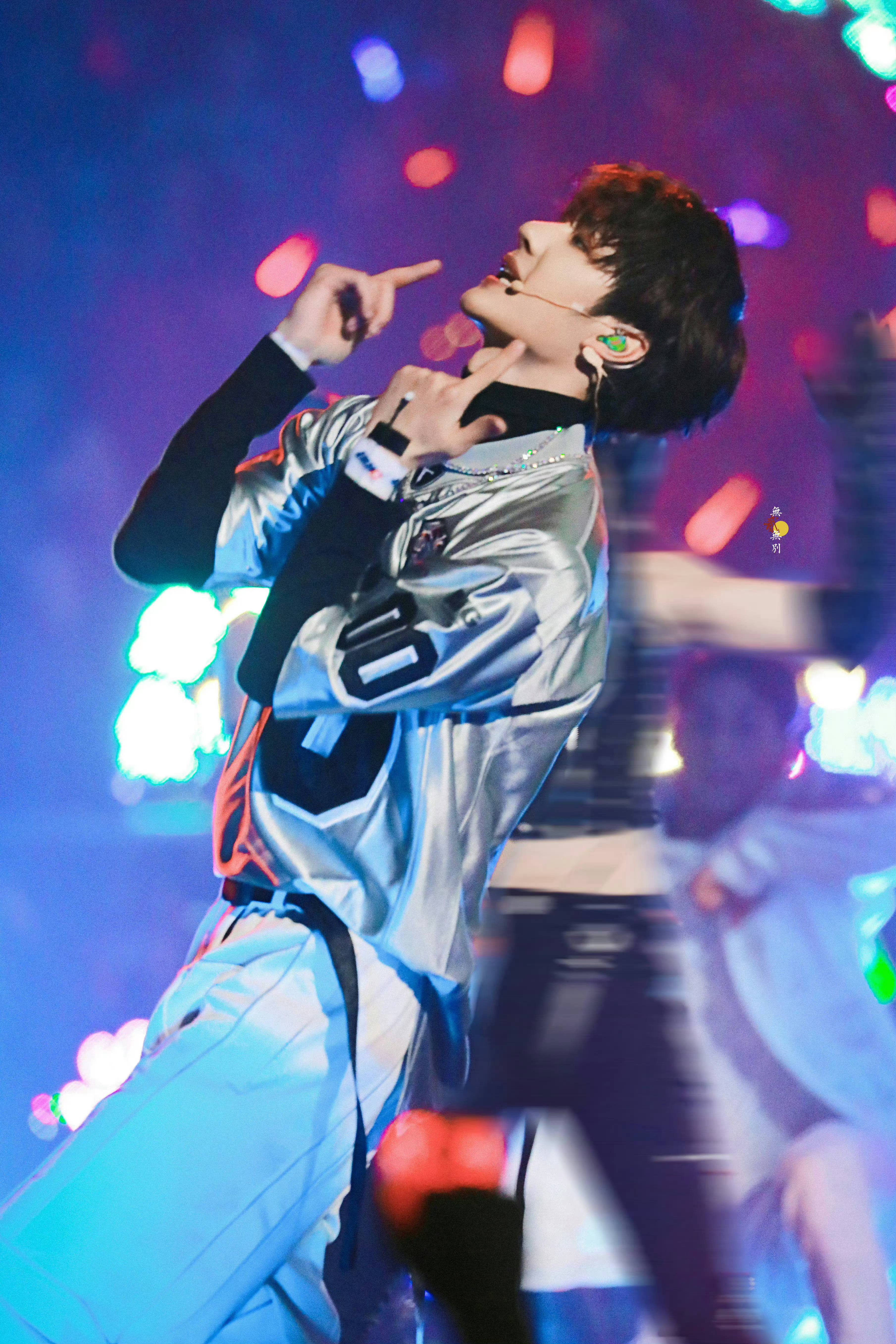 我们爱豆啵巨帅！！！！