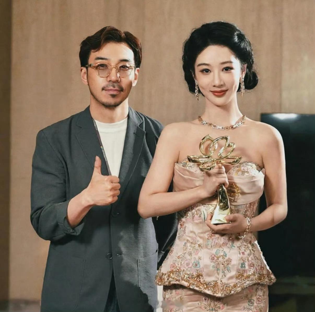 视后的凝视～ 