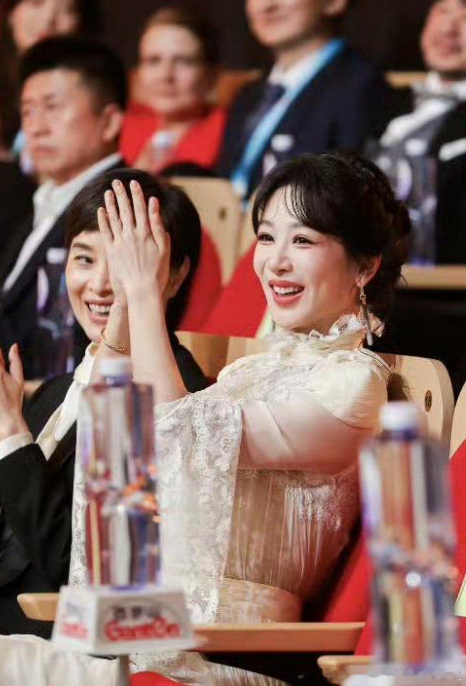 你的臂弯做我的摇篮，永远都不会酸🎵🎵🎵 