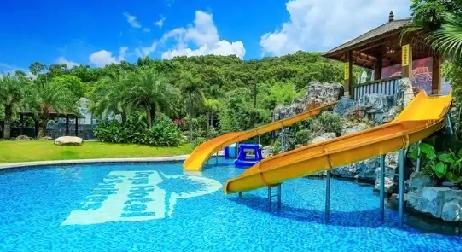 厦门35岁男子泳池沉水30分钟溺亡，
3名救生员在场未及时施救
 
11月17日