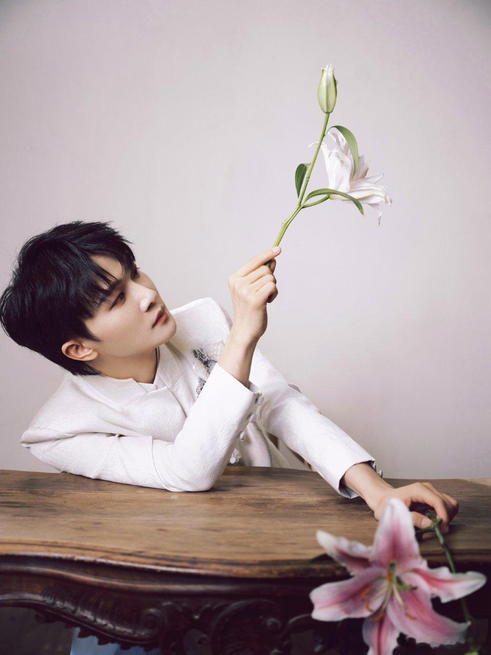 周深参加两个跨年晚会刘宇宁参加两个跨年晚会 周深刘宇宁同时有北京卫视和江苏卫视的