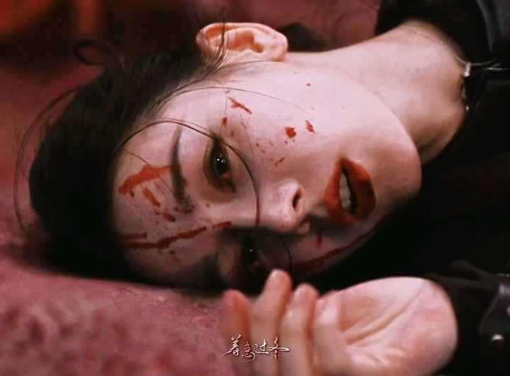 迪丽热巴演得太好了 濒死的感觉 涣散的瞳孔 充血的眼睛