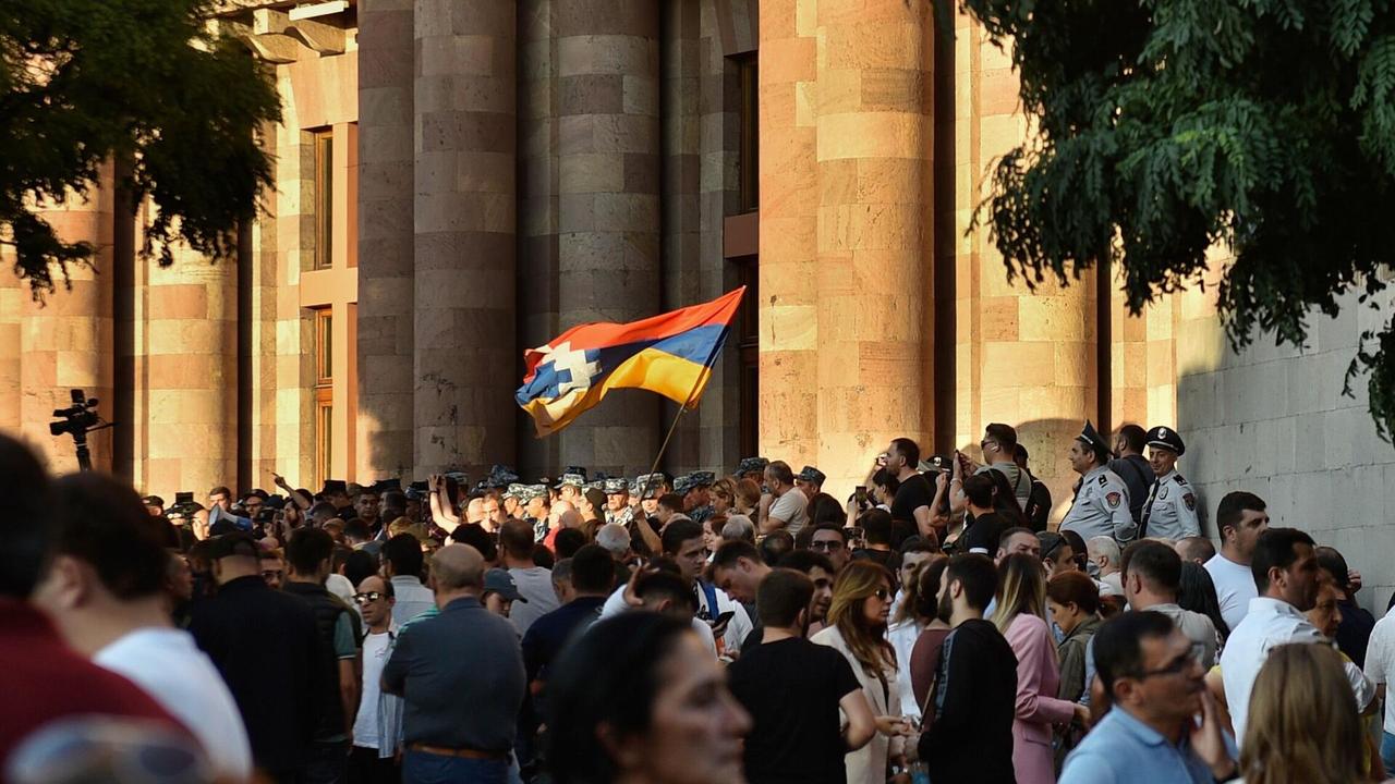 亚美尼亚中央选举委员会将于当地时间6月14日18时公布最终选举结果

俄罗斯卫星