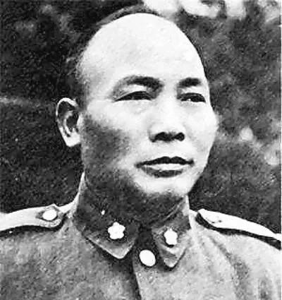 解放前，胡宗南带兵去炸朱老总的祖坟，风水先生拼命阻止，胡宗南执意要炸，结果炸断了
