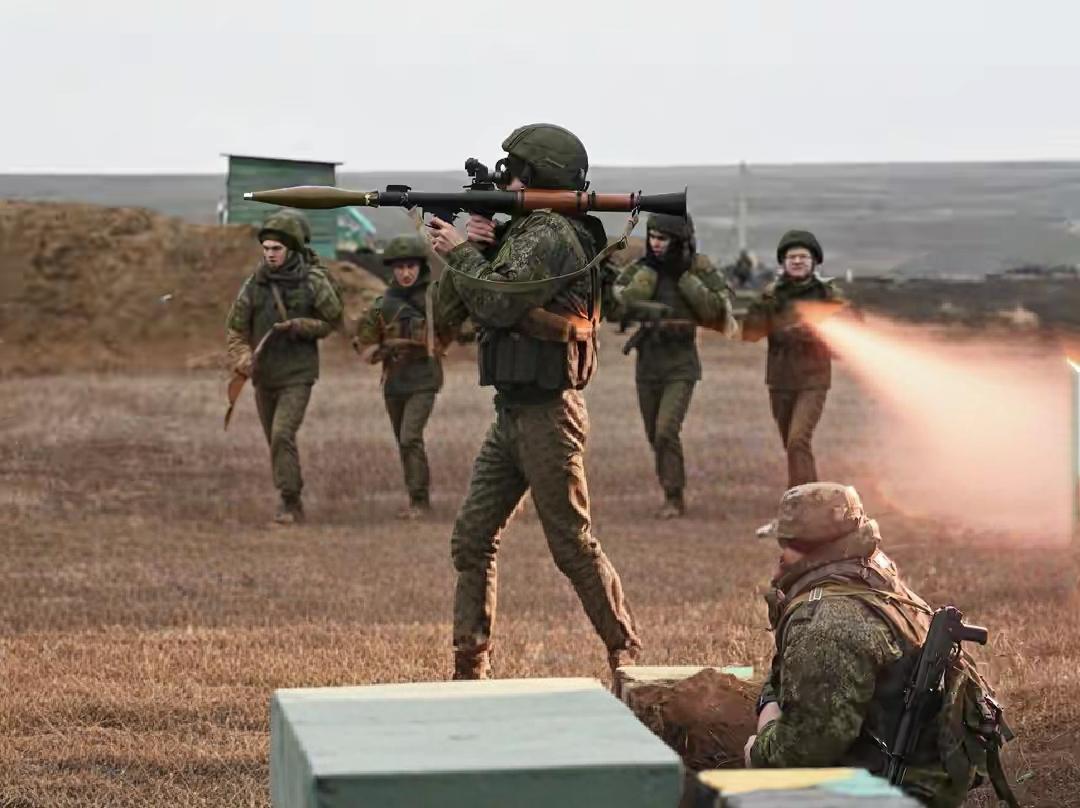 泽连斯基的50年安全保障算盘彻底落空！特朗普直接摇头：最多给15年。
 
另一边