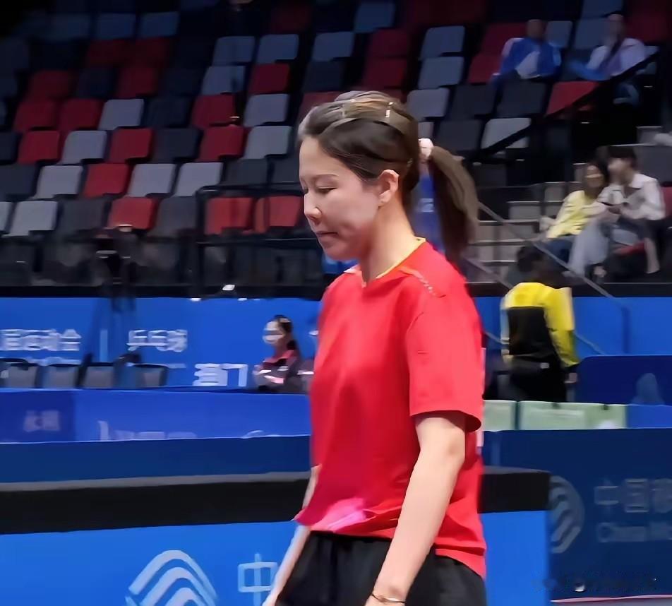 陈幸同听了网友建议，连续输球，球迷需要负责吗？

同同在印度参加亚锦赛，
由于天