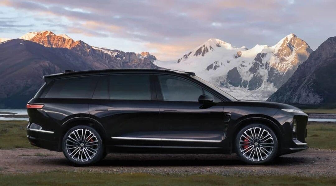 全新蔚来ES8能否稳住月销2万的销量神话？2025年末的蔚来足够惊艳，全新蔚来E