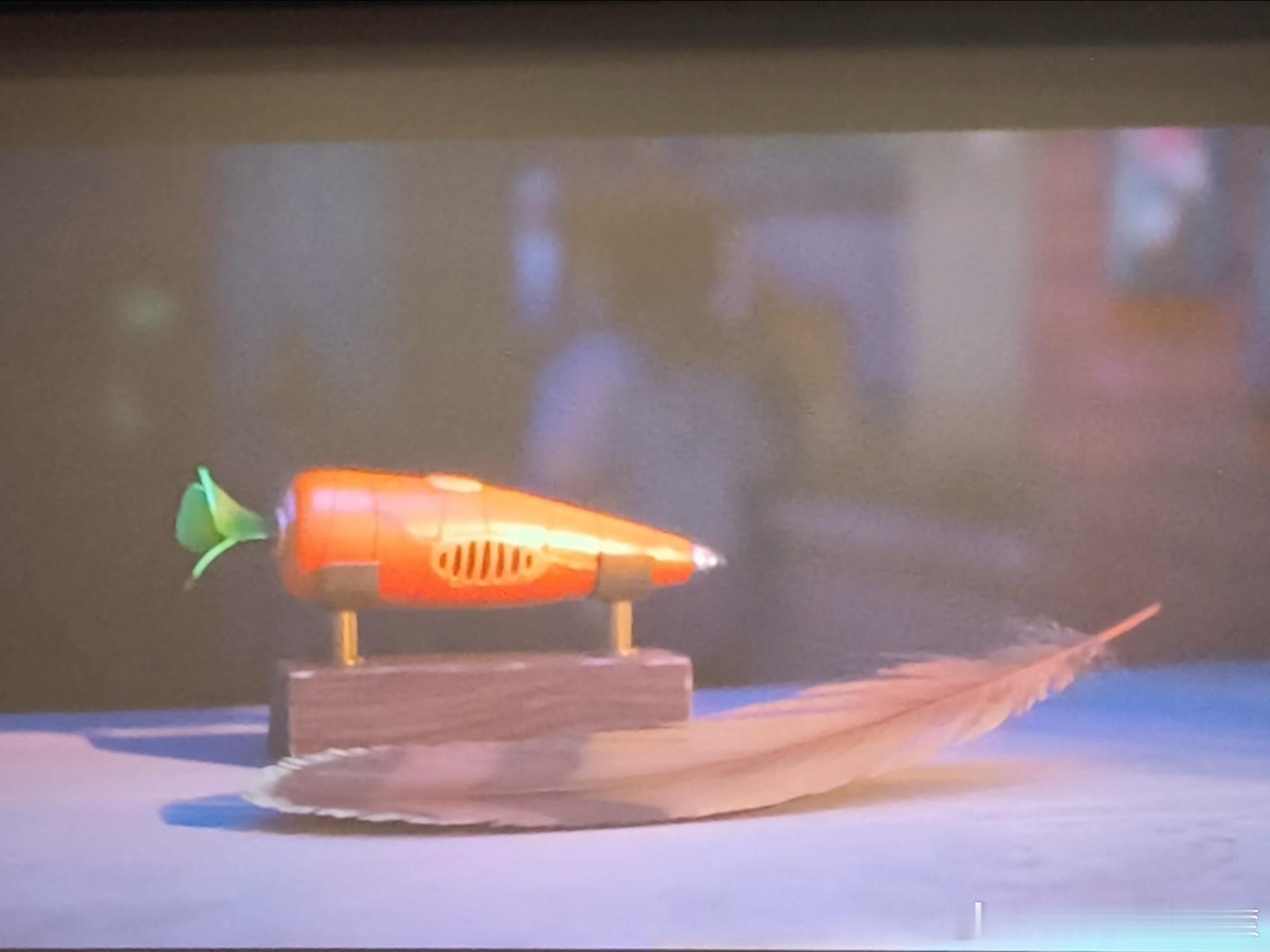 疯狂动物城 鸟类电影片尾字幕结束后的终极彩蛋一根锯齿状棕色羽毛缓缓飘落在朱迪的胡