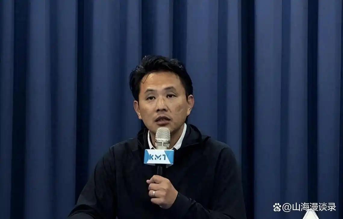 中国国民党发表严正声明，

8月2日，国民党文传会主委陈以信开口骂了。他骂的对象