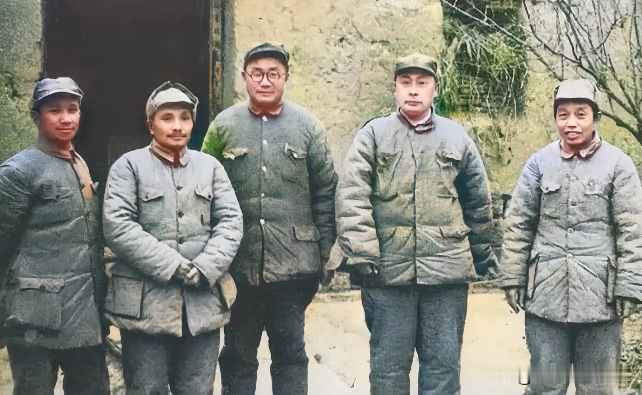 1948年11月6日，淮海战役打响。国共双方对这次战略决战都非常关注。为了保证淮