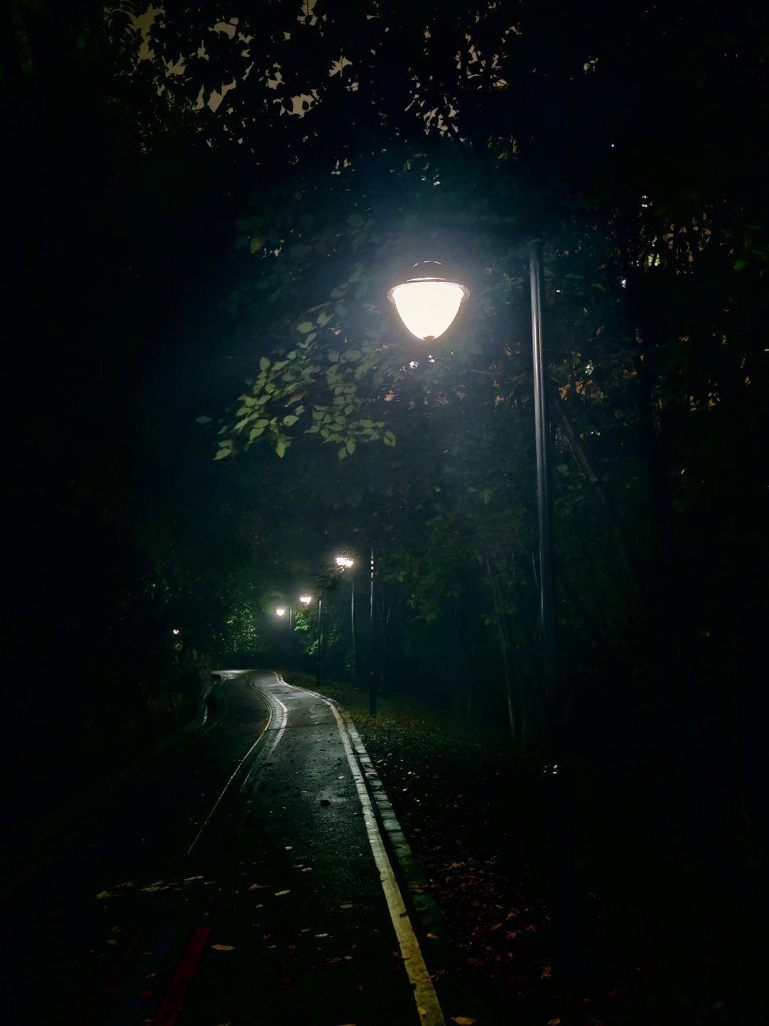 坚持运动打卡 ，今天完成每日1万步 ，晚上下暴雨，但依然如故完成锻炼身体任务，不
