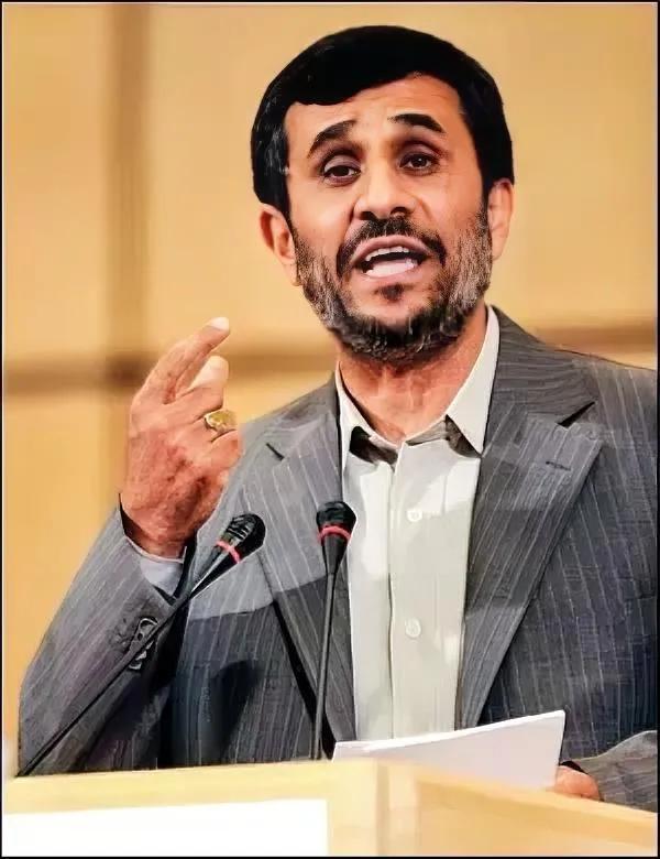 美国这波操作真是绝了！谈判桌上谈不拢，反手就把F-35派出去炸。核心矛盾就一句：