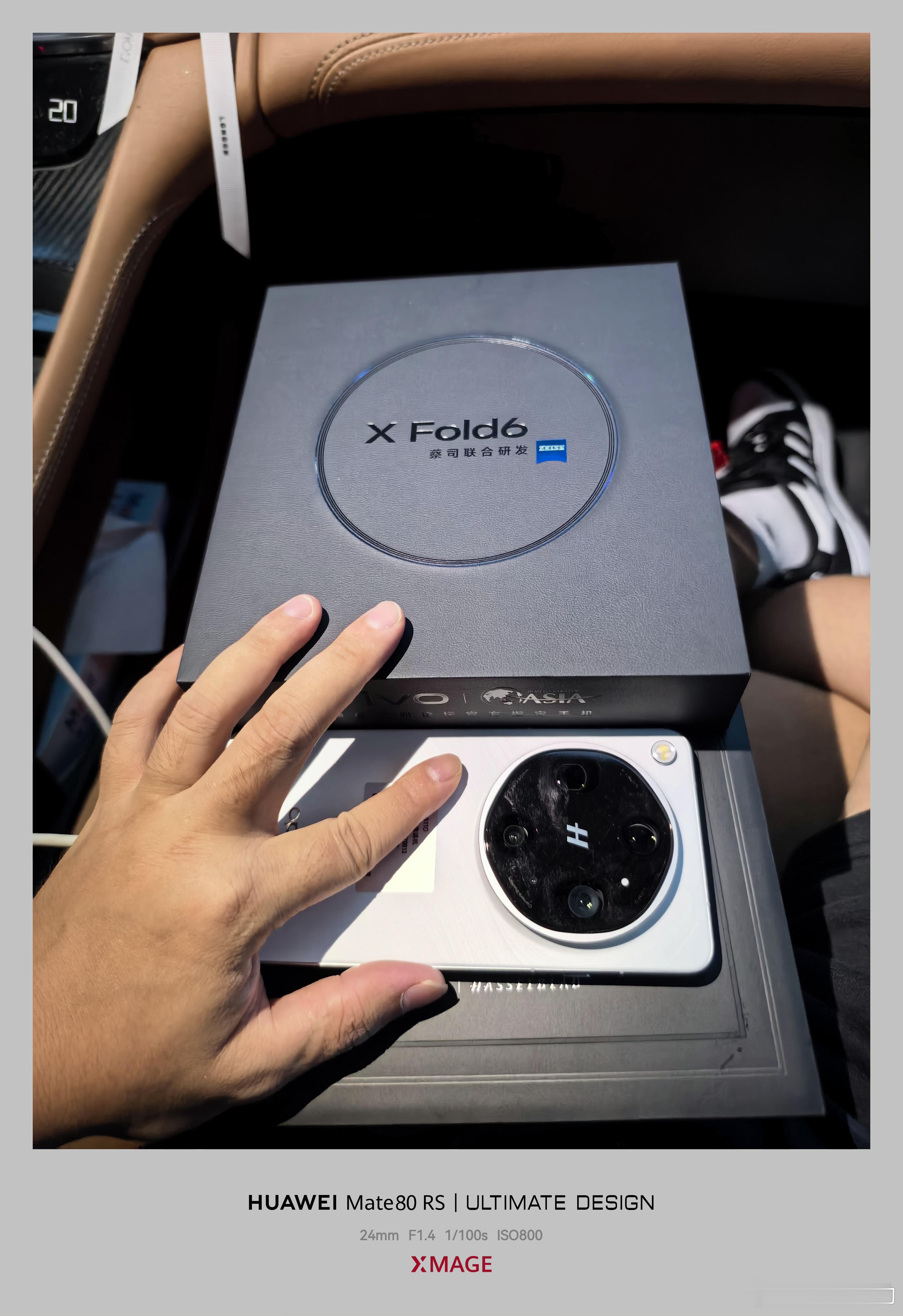 今天下午新收几个OPPO Find X9Ultra白色16+512，全套充新，激