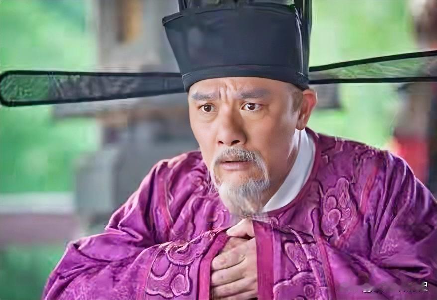 北宋宰相晏殊初入官场时，同僚们都热衷于宴饮游乐，唯有他从不参与，总是在家中闭门苦