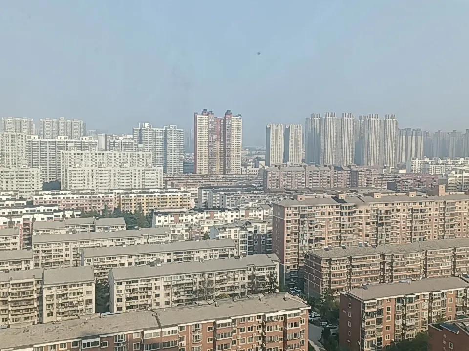 好风凭借力，送我越四千。
周末，最好的东风来了：央行发声，维护股市等金融市场平稳