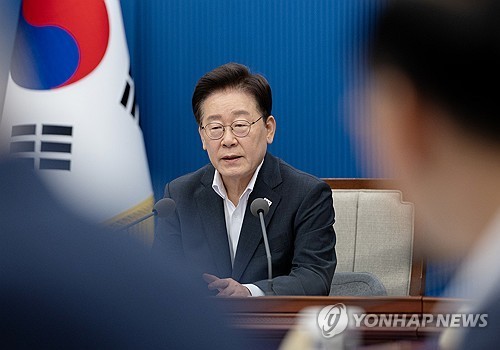 【民调：李在明施政好评率降至40.2%创任内新低】（韩联社）海外新鲜事 热点现场
